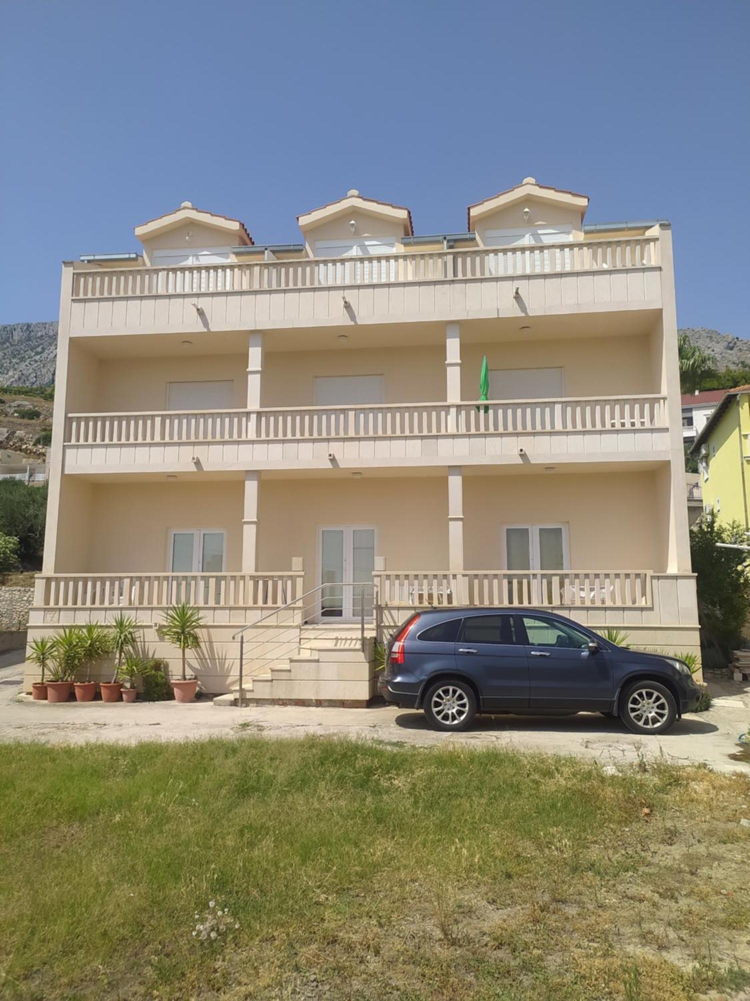 Apartments Ticinovic 奥米什 外观 照片
