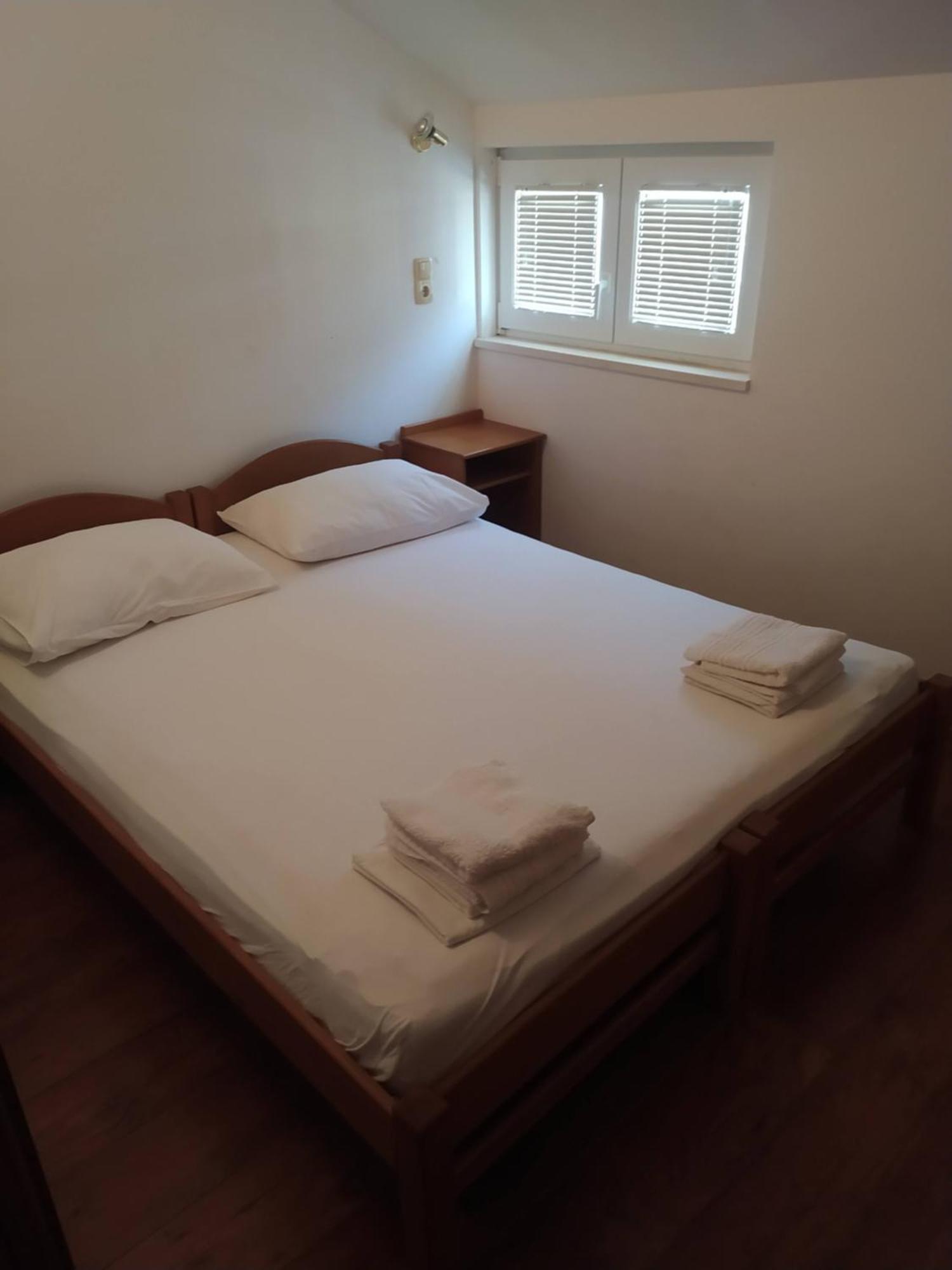 Apartments Ticinovic 奥米什 外观 照片