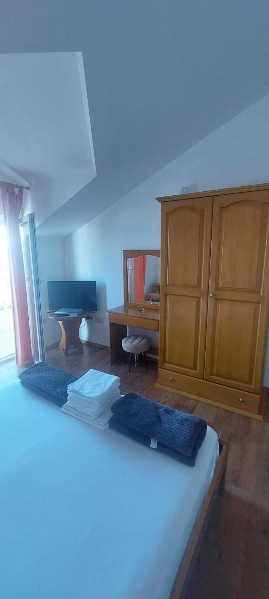 Apartments Ticinovic 奥米什 外观 照片