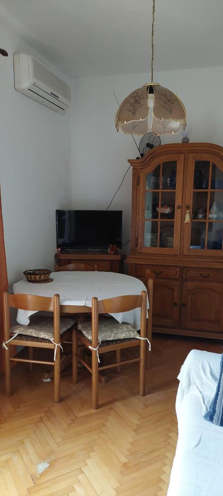 Apartments Ticinovic 奥米什 外观 照片