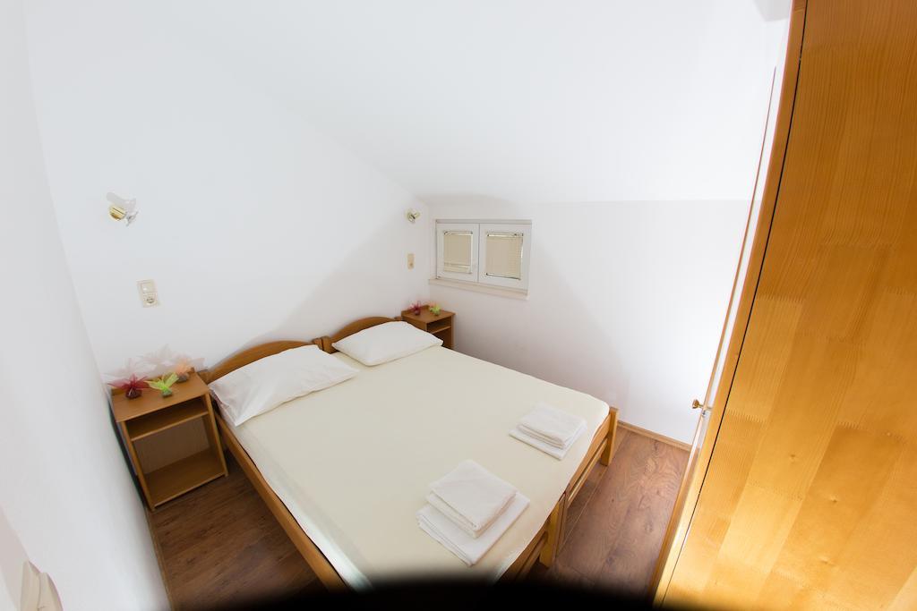 Apartments Ticinovic 奥米什 客房 照片